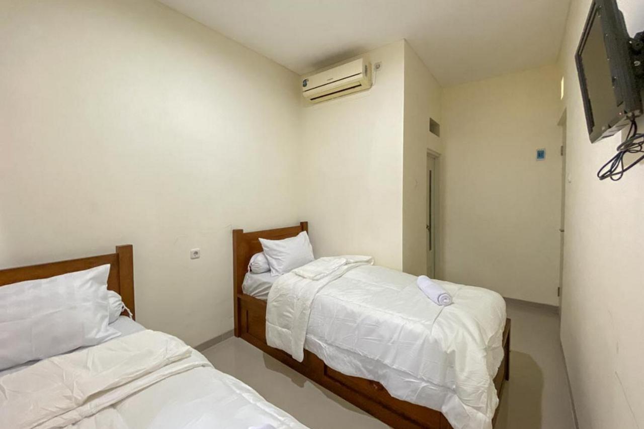 Nipa Guest House Near Universitas Widyagama Mitra Reddoorz Blimbing  Luaran gambar